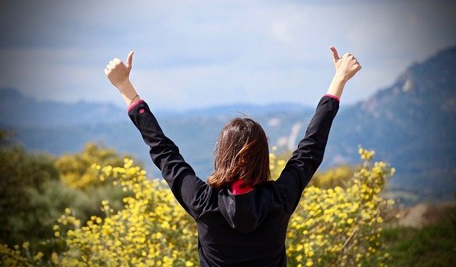 Si e ndryshon mendimi pozitiv trurin në vetëm pak sekonda