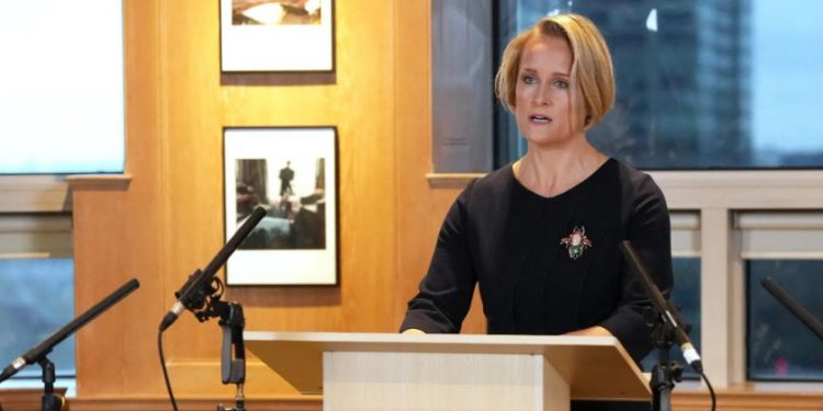 Shefja e re e MI6 paralajmëron Britaninë: “Vija e frontit është kudo” përballë kërcënimit në rritje nga Rusia