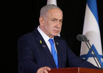 Netanyahu kërkon falje për çështjen e korrupsionit, mes presionit politik dhe debatit publik