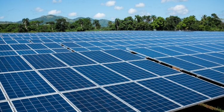 “Bumi” diellor i Indisë përballet me një problem të fshehur: mbetjet e paneleve