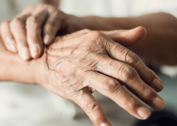 Parkinsoni: Shkencëtarët zbulojnë një proteinë që mund të ngadalësojë sëmundjen