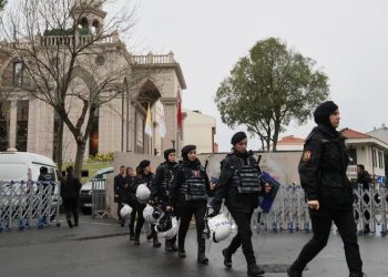 Turqia arreston 115 të dyshuar të ISIS-it që planifikonin sulme për Krishtlindje dhe Vitin e Ri