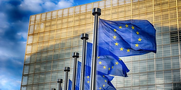 Sh.p.k.-tё dhe Sh.a.-tё evropiane kalojnё “tranzit” nё Shqipёri: Liri e huaj biznesi me “pranga” autoktone