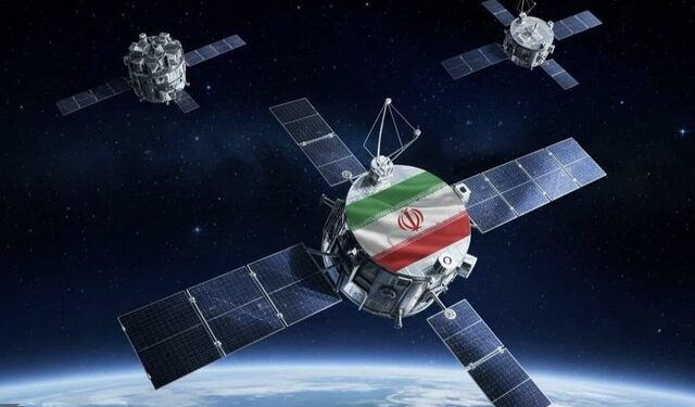 Irani lëshon tre satelitë të rinj me raketë ruse Soyuz