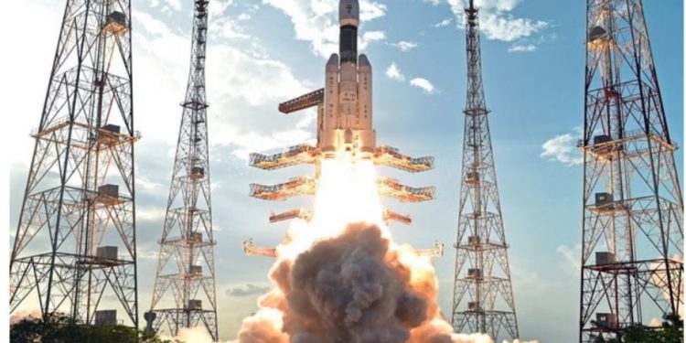 India lançon satelitin më të rëndë në historinë e saj