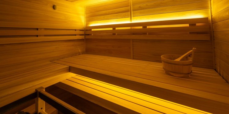 Çift humb jetën në sauna, dyshohet se u bllokuan brenda