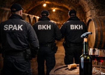 Dosja “AKSHI” nuk hapi vetëm shishe vere / Dhjetëra të dyshuar në “kantinën” e SPAK