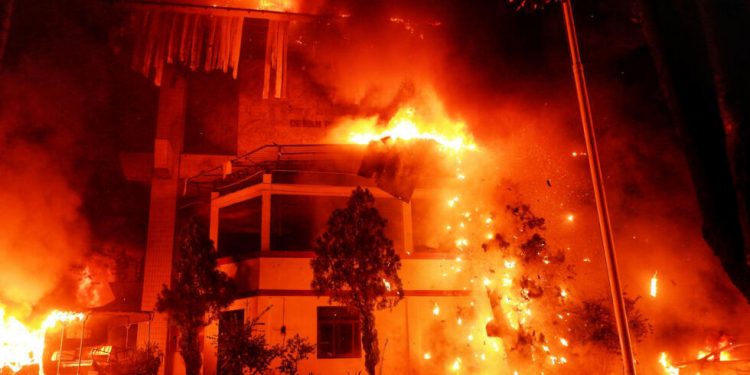 Indonezi: Zjarri në një azil pleqsh merr jetën e 16 personave