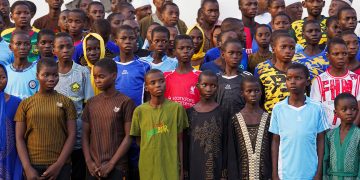 Nigeri, lajm i mirë pas muajsh ankthi: lirohen të gjithë studentët e rrëmbyer në nëntor