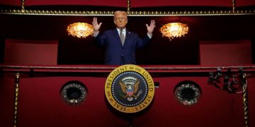 Shtëpia e Bardhë: Qendra Kennedy riemërtohet “Trump-Kennedy”, artistët bojkotojnë shfaqjet