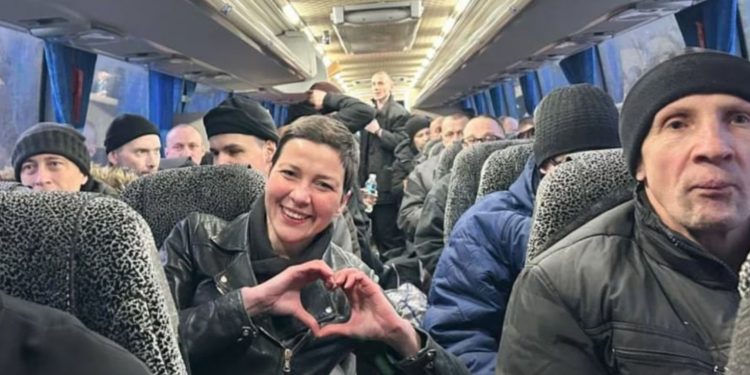 Bjellorusia liron 123 të burgosur politikë pas marrëveshjes me SHBA-në, mes tyre fituesi i Nobelit për Paqe Ales Bialiatski