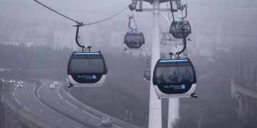 Parisi inauguron teleferikun e parë urban që lidh periferitë e izoluara
