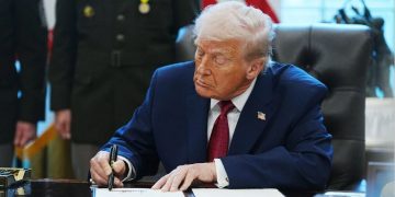 Trump firmos urdhër ekzekutiv: fentanili i paligjshëm klasifikohet si armë e shkatërrimit në masë