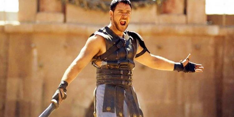 Russell Crowe kritikon “Gladiator II”: “Humbi thelbin moral që e bëri filmin të paharrueshëm”