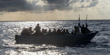 Dhjetëra të zhdukur / Fundoset një anije me 200 emigrantë pranë brigjeve të Gambias