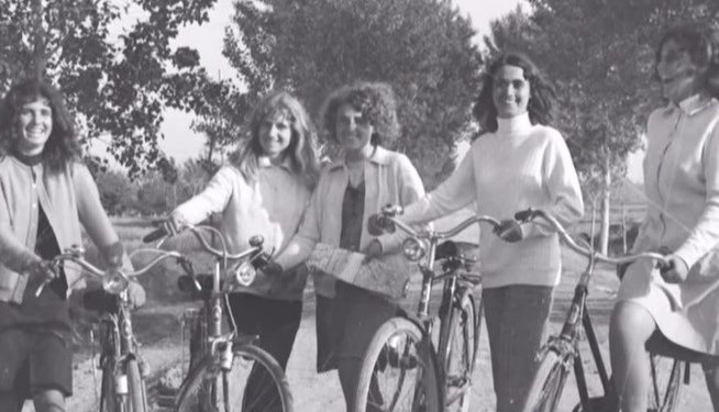 Biçikleta në Shqipërinë e dikurshme, pasqyrë e një përditshmërie që tashmë mungon