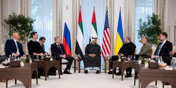 Bisedimet Rusi–Ukrainë në Abu Dhabi mbyllen pa marrëveshje, ndërsa sulmet mbi Kiev vazhdojnë