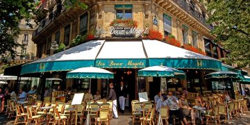 Macron mbështet përfshirjen e bistrove dhe kafeneve franceze në trashëgiminë botërore të UNESCO-s