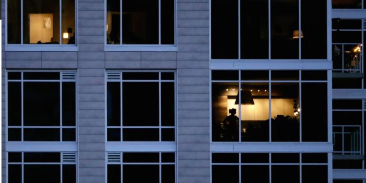 Të rrish zgjuar natën mund të dëmtojë zemrën