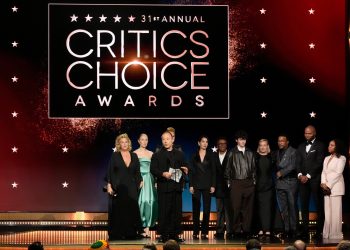 Hollivudi hap sezonin e çmimeve: “Beteja e Veriut” triumfon, Chalamet dhe Buckley shpallen më të mirët