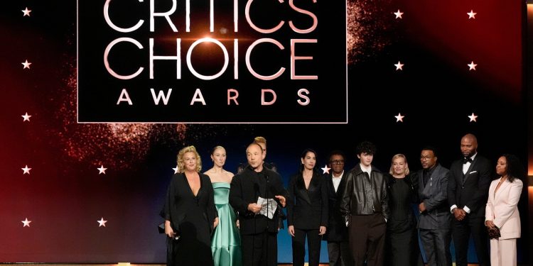 Hollivudi hap sezonin e çmimeve: “Beteja e Veriut” triumfon, Chalamet dhe Buckley shpallen më të mirët