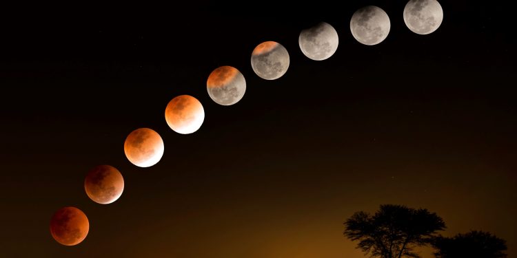 Katër eklipse, kometa dhe Superhëna: qielli i vitit 2026 premton spektakël të rrallë