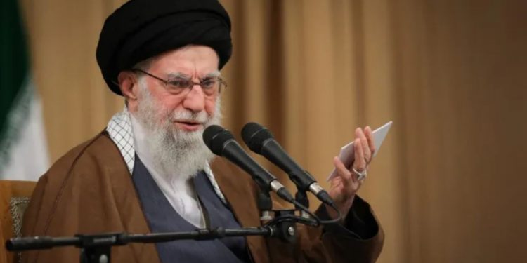 Lideri suprem i Iranit akuzon SHBA-në dhe Izraelin për mijëra të vrarë në protestat e fundit