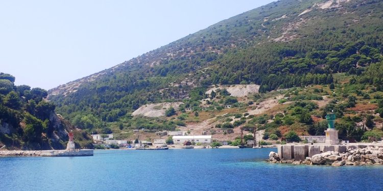 Ishulli i Sazanit, miqësia Rama–Kushner dhe letra që prishi qetësinë