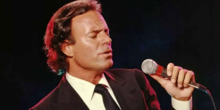 Julio Iglesias nën hetim për sulme seksuale në Karaibe – Prokuroria spanjolle shqyrton akuzat