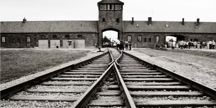 Sot, 27 janar – Bota kujton viktimat e Holokaustit, Shqipëria nderon trashëgiminë e shpëtimit