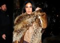 Kim Kardashian kritikohet ashpër për veshje me peliҫe “nga koka te këmbët”
