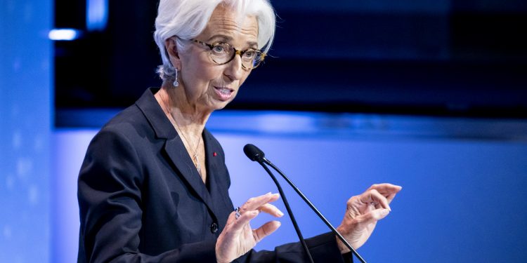Bullgaria i bashkohet euros, Lagarde: “Mirë se vini në familje”