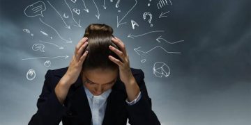 Kur mendja bëhet armiku yt – Si të ndalosh spiralen e mendimeve negative