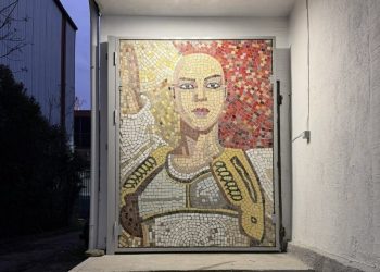 Mozaiku i Blerta Kambos vendoset pranë Arkivit të Filmit – arti që flet për kujtesën dhe forcën