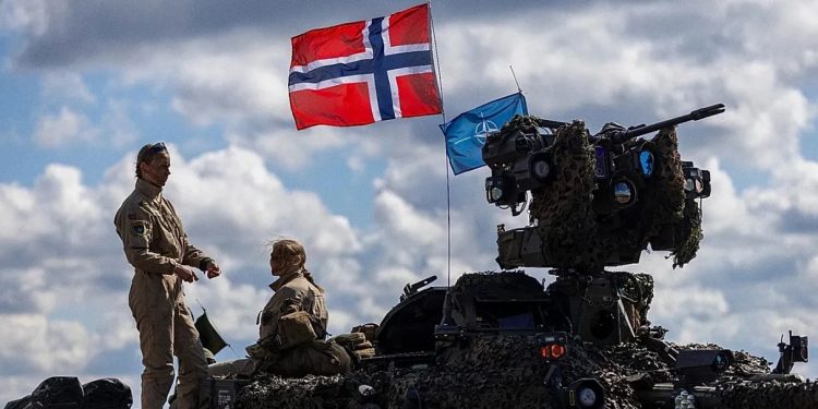 Norvegjia përgatitet për skenar lufte: Ushtria paralajmëron qytetarët se mund t’u sekuestrohen shtëpitë