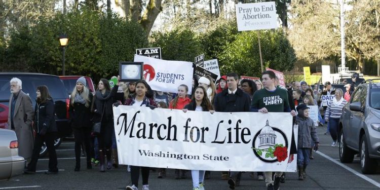 SHBA zgjeron politikën kundër abortit në ndihmën e huaj, reagojnë organizatat e të drejtave të njeriut