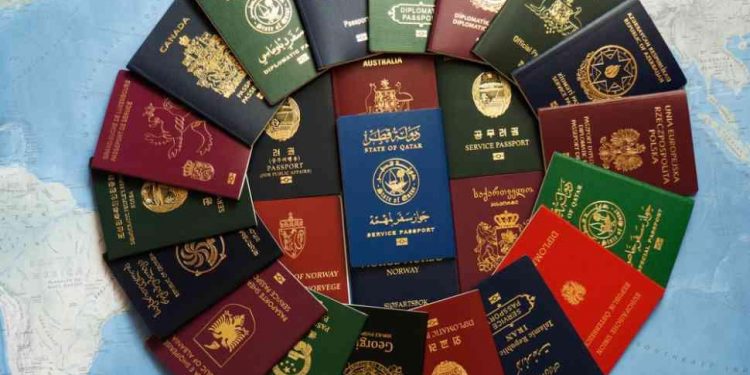 Pasaportat më të fuqishme në botë për 2026: Azia kryeson, Europa dominon, Amerika bie