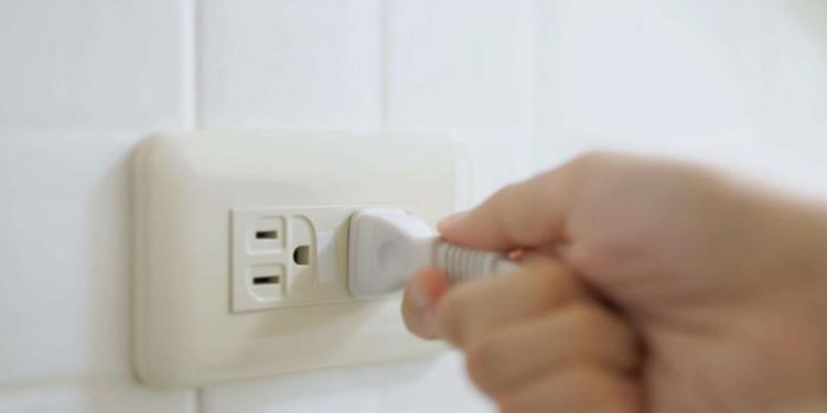 Një zakon i thjeshtë që ul faturën e energjisë dhe e bën shtëpinë më të sigurt