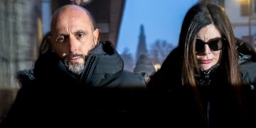 Tragjedia në Crans-Montana: dera e emergjencës ishte e mbyllur nga brenda
