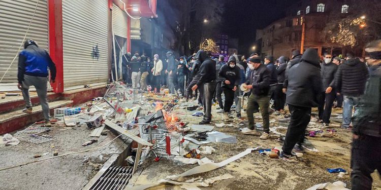 Mes protestave masive në Iran, Trump shmang mbështetjen për një udhëheqës të ri