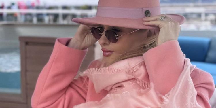 Alketa Vejsiu: Moderatorja që “lundron” mes famës dhe luksit