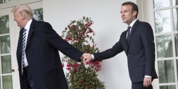 Publikimi i mesazhit privat të Macronit: diplomacia e frikës dhe poshtërimit publik