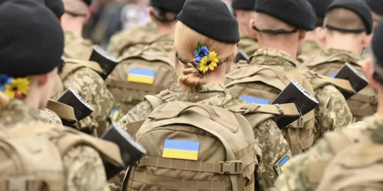 Ukraina pranon krizën në ushtri: 200 mijë ushtarë të larguar nga fronti, 2 milionë shmangin rekrutimin