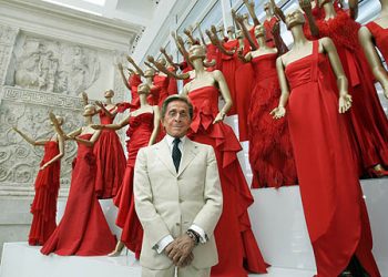 Valentino Garavani – Perandori i së kuqes që e ktheu elegancën në art