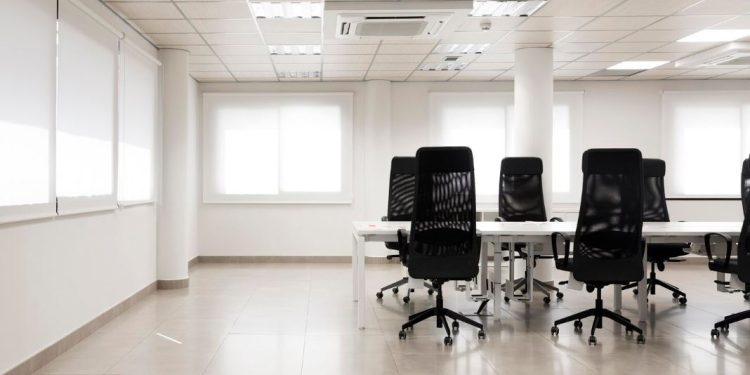 Britania goditet më fort nga shkurtimet e vendeve të punës prej Inteligjencës Artificiale