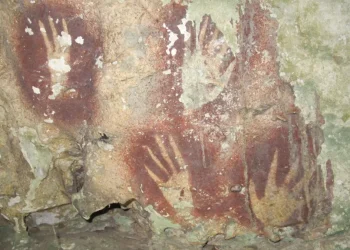 Një dorë e kuqe 68 mijë vjet më parë: zbulimi që ndryshon historinë e artit njerëzor