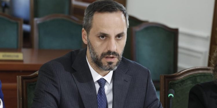 Lamallari paralajmëron shoferët, ndërsa shpall amnistinë: burgjet zbrazen sot, qё t`i mbushim nesër