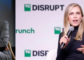 Sara Foster rrëfen takimin “depresiv” me George Clooney: “M’u duk si gjysh”