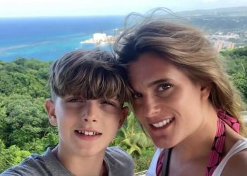 “Po tallen me ne” – Nëna britanike padit TikTok pasi i biri 14-vjeçar humbi jetën nga një sfidë virale