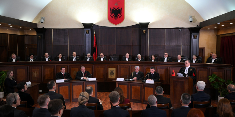 Gjykata e Lartë “sajon” ceremoni: Viti Gjyqësor – “Puna mbarë gjyqtarё” apo “Prisni se Drejtësinë rrugës e keni qytetarë!”